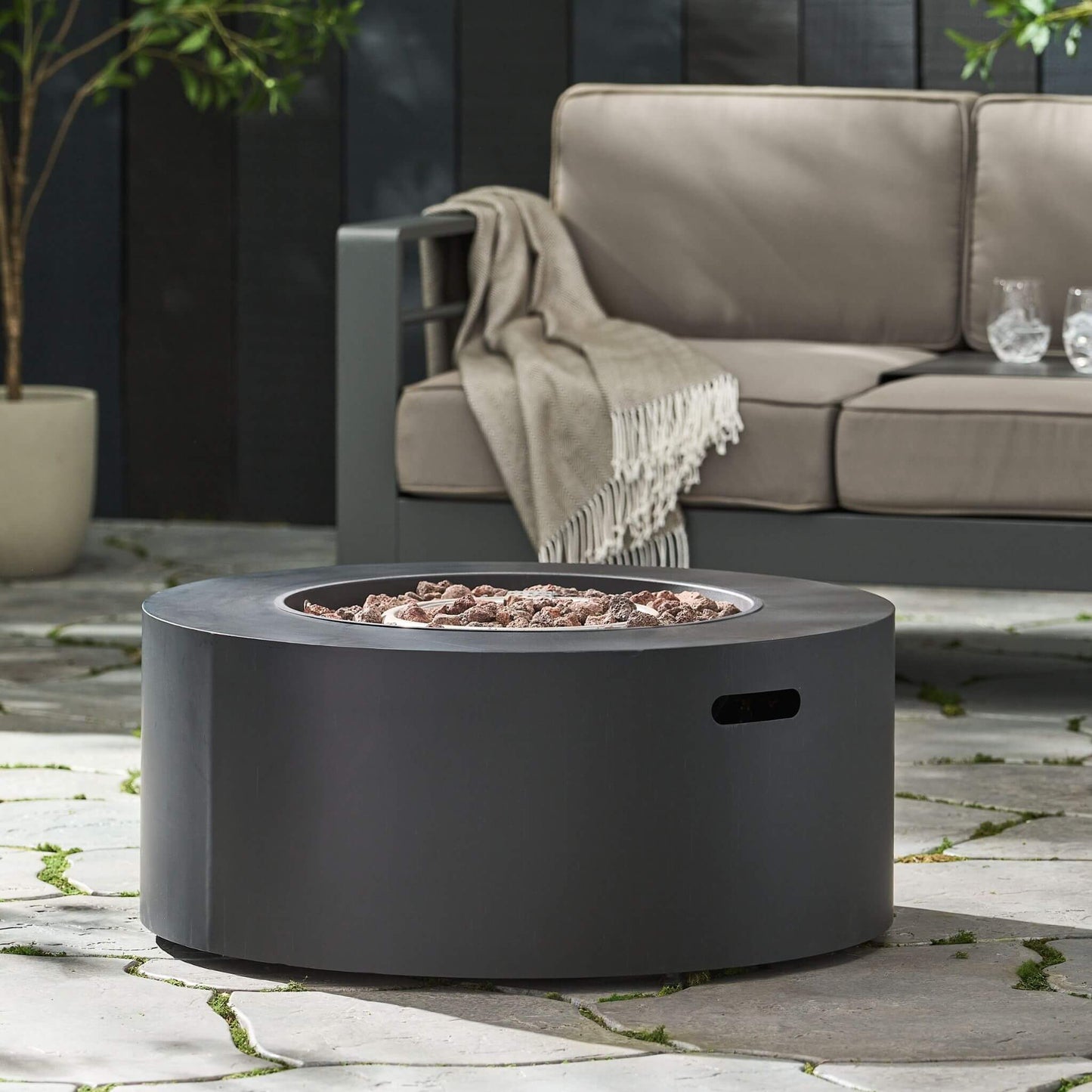 32-Inch Round Iron Propane Fire Pit - 40K BTU